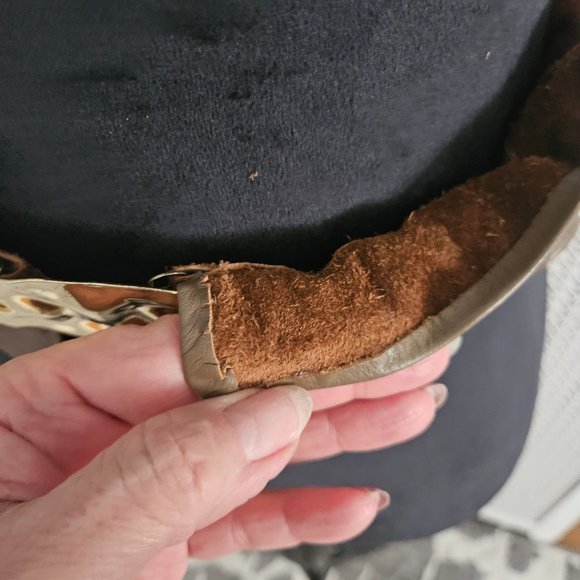 Vintage Leather Elastic Belt With Gold Tone Buckle - Picture 3 of 7